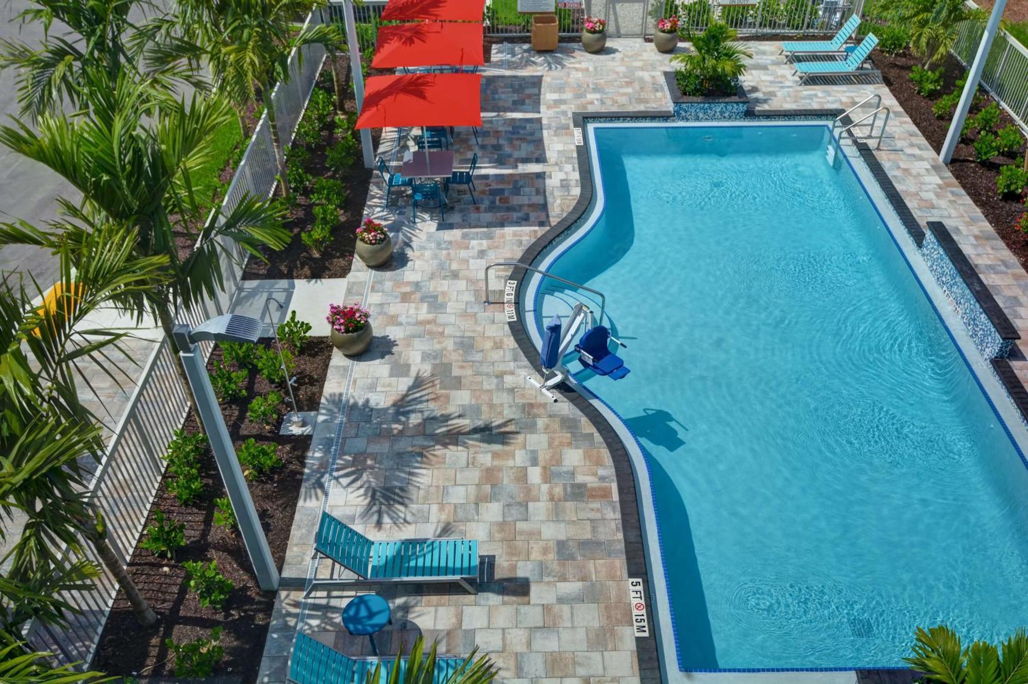 Home2 Suites By Hilton Naples I-75 Pine Ridge Road Екстер'єр фото