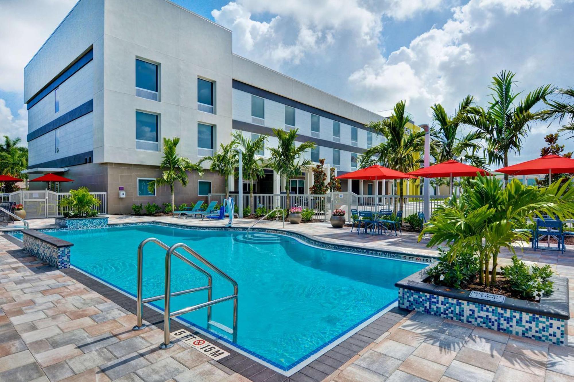 Home2 Suites By Hilton Naples I-75 Pine Ridge Road Екстер'єр фото