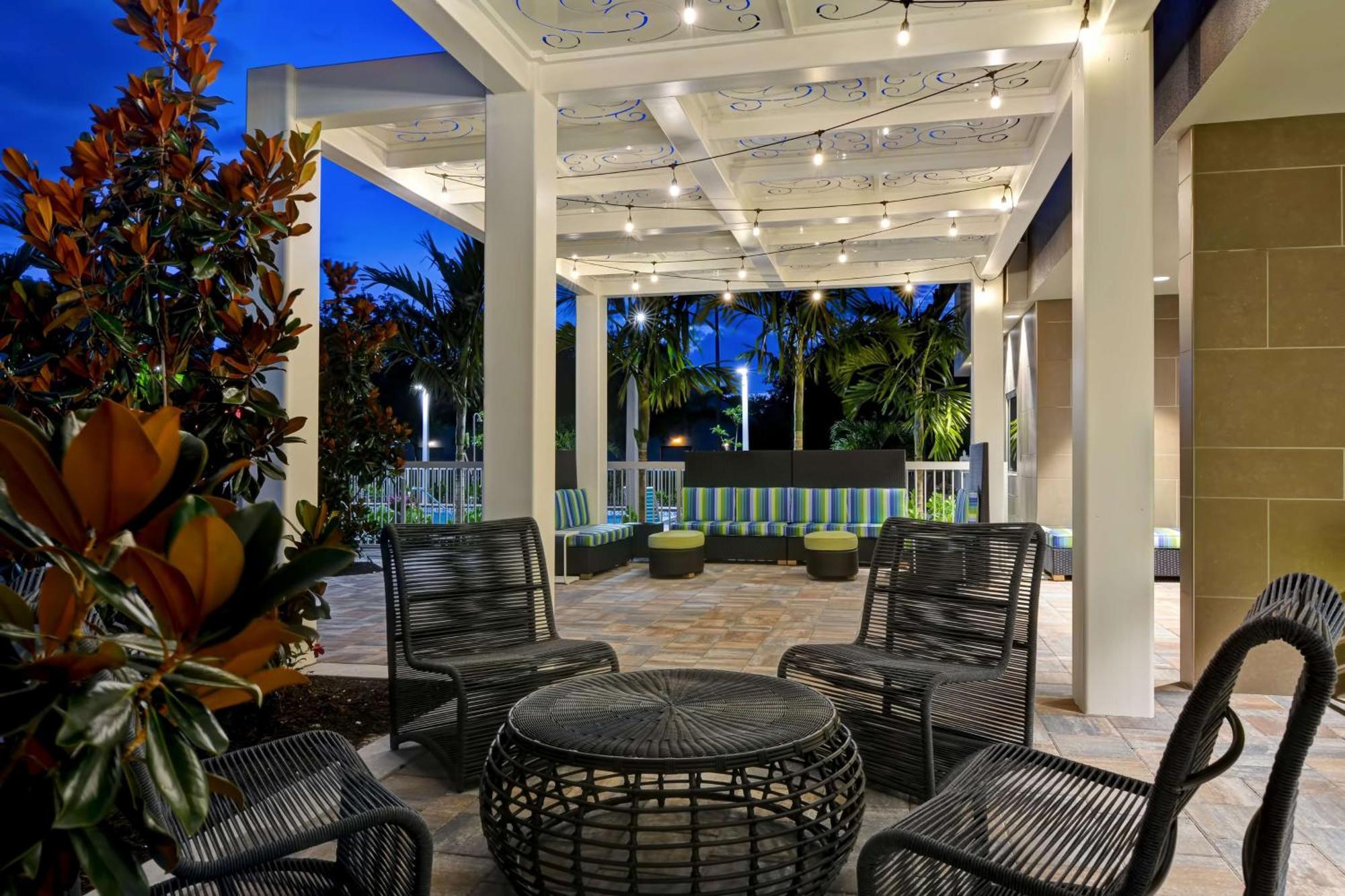 Home2 Suites By Hilton Naples I-75 Pine Ridge Road Екстер'єр фото