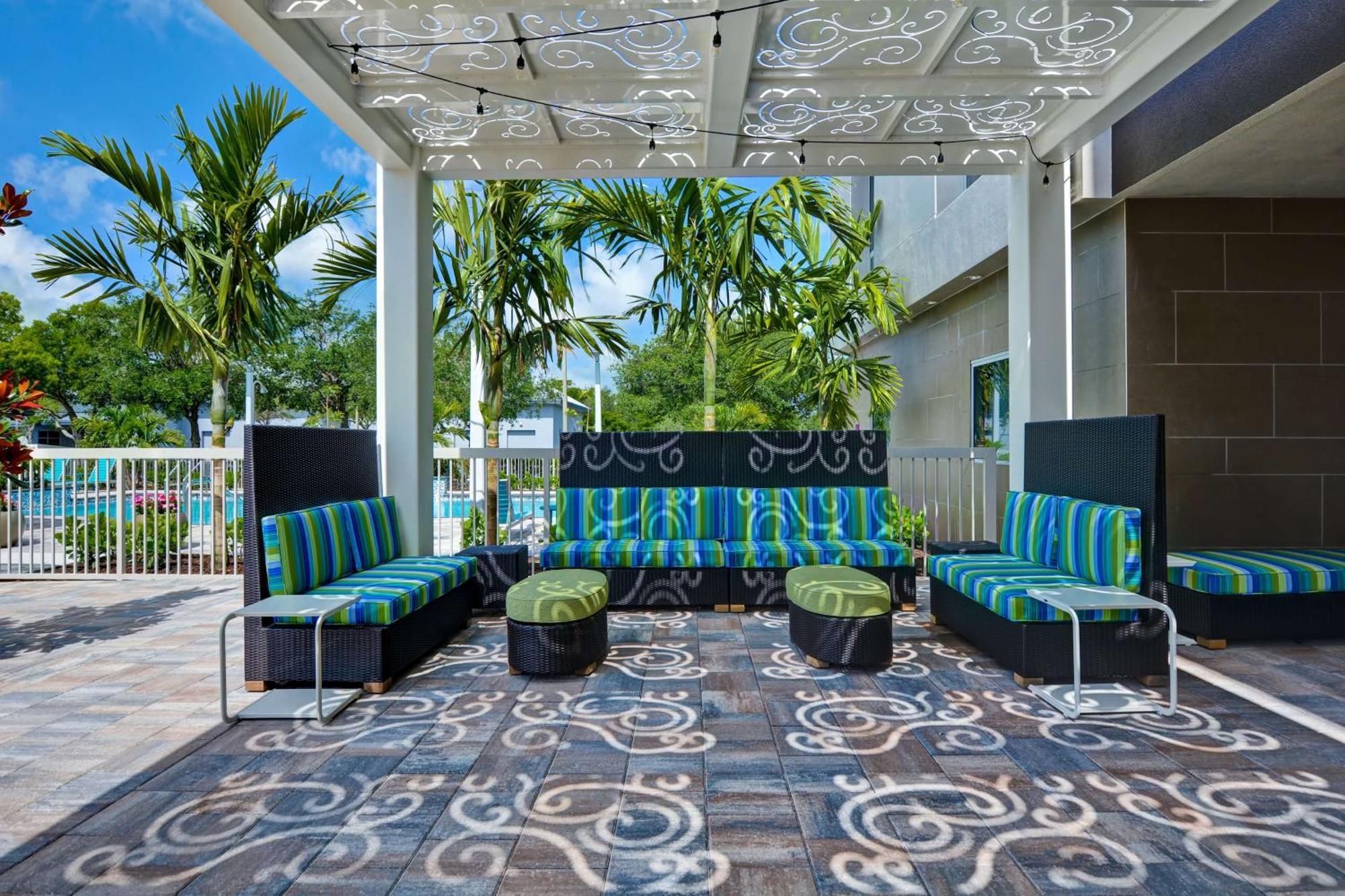 Home2 Suites By Hilton Naples I-75 Pine Ridge Road Екстер'єр фото